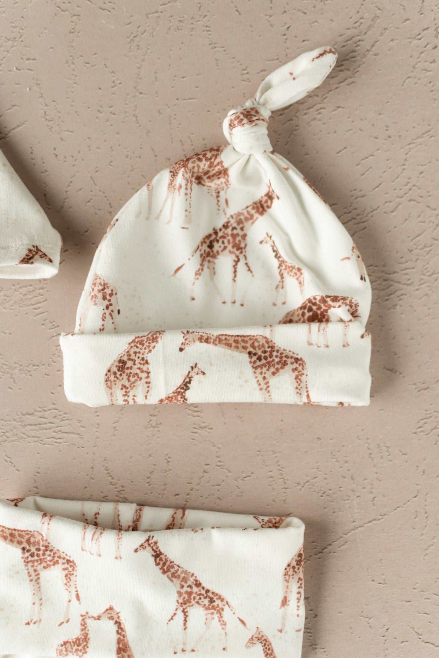 Giraffe Baby Outfit Set Pants Shirt Hat and Mittens